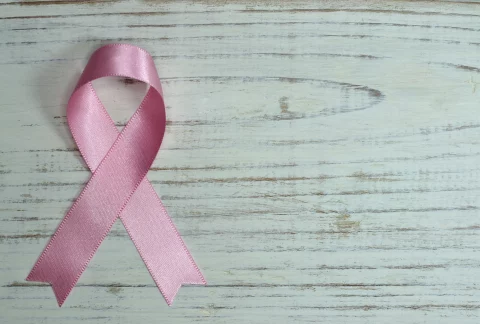 Cocarde rose, vaincre le cancer